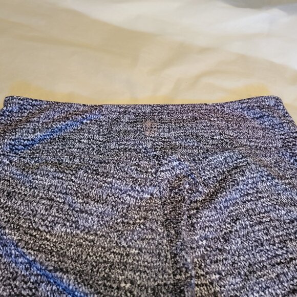 Activewear Leggings Gray White Crop Medium - Picture 8 of 9